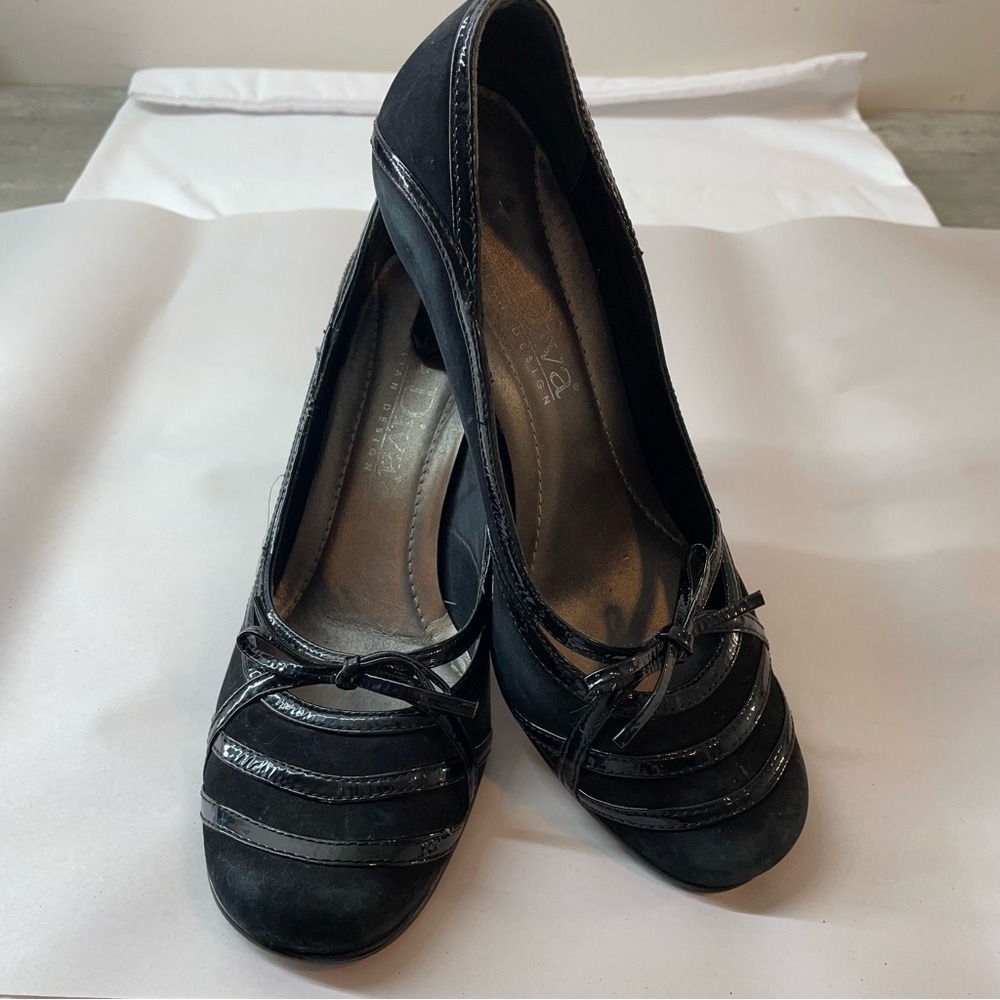 La Diva Black Suede Patent Bow Heels Pumps Shoes Women's 7‎ 1/2 B Marseille